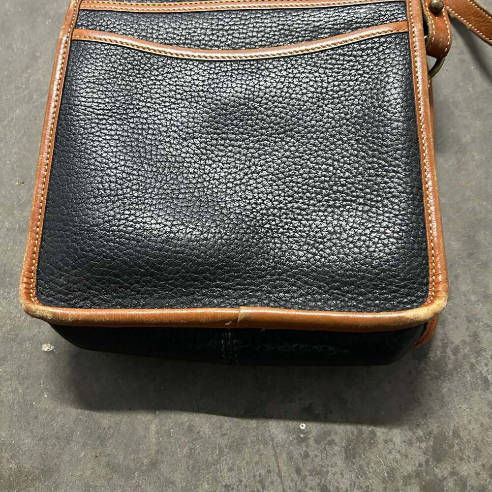 Vintage Dooney & Bourke All Weather Leather Surrey Carrier Crossbody Bag - Picture 11 of 13
